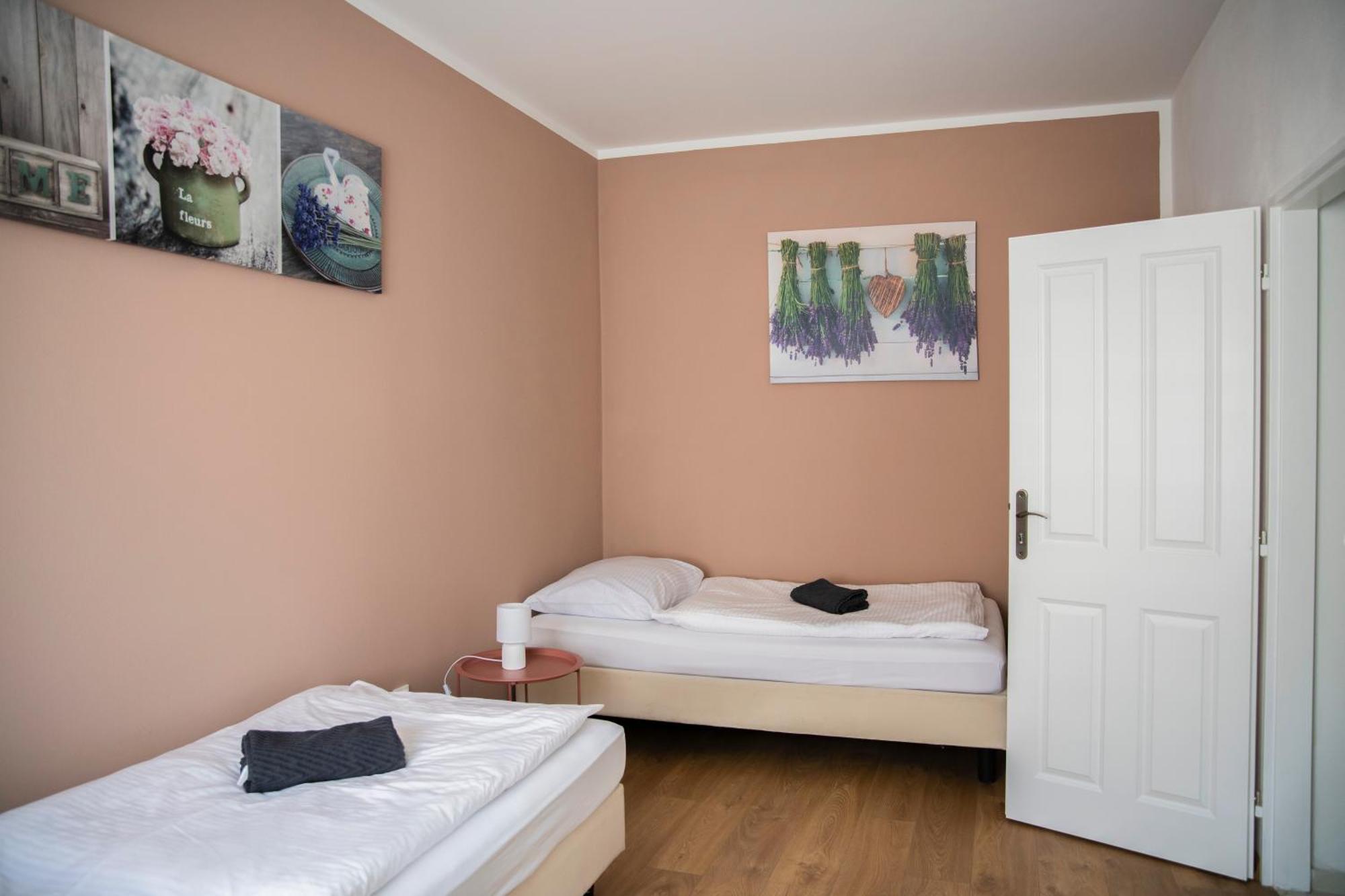 Ako Doma Hotel Poltar Bagian luar foto