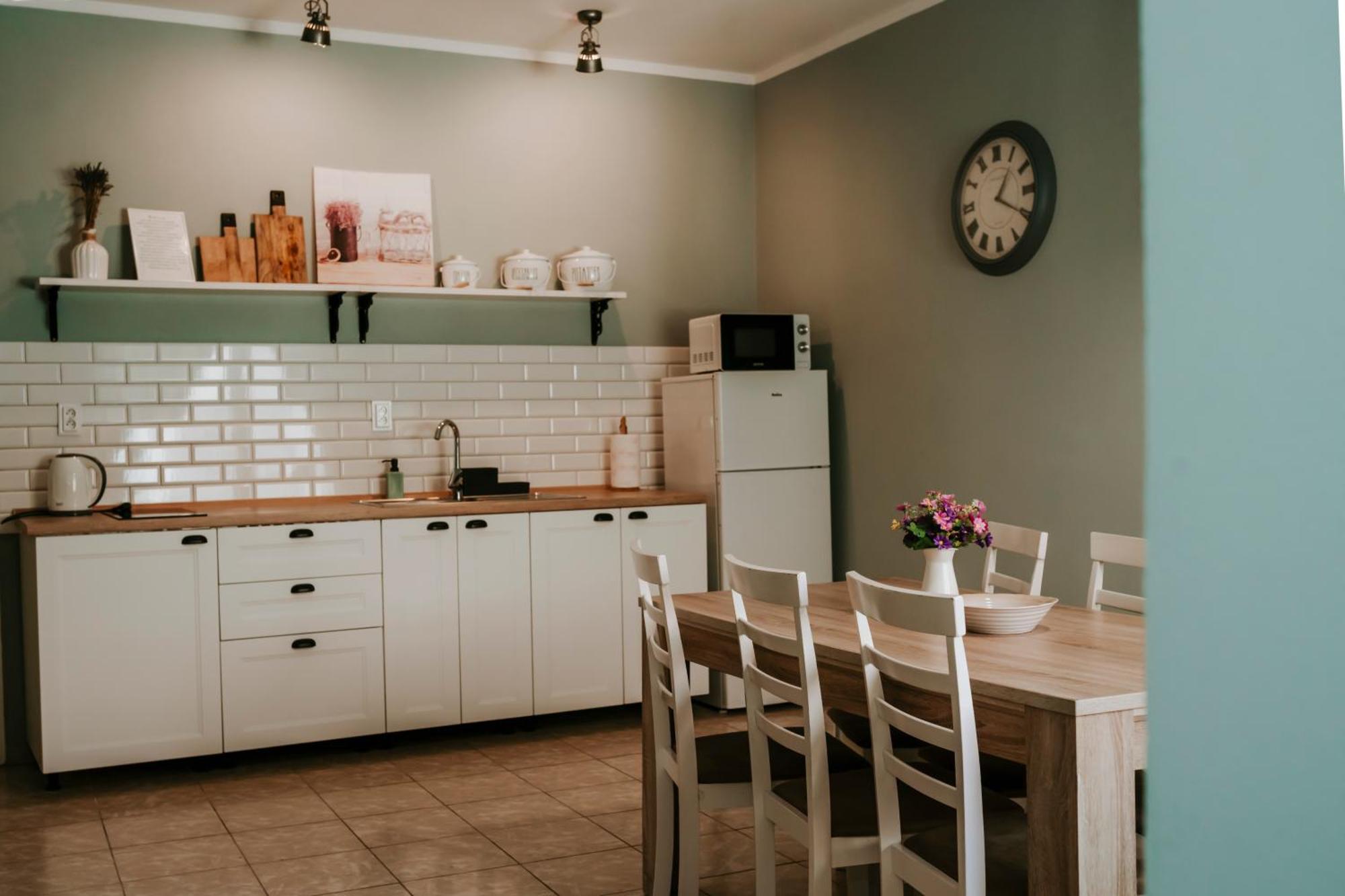 Ako Doma Hotel Poltar Bagian luar foto