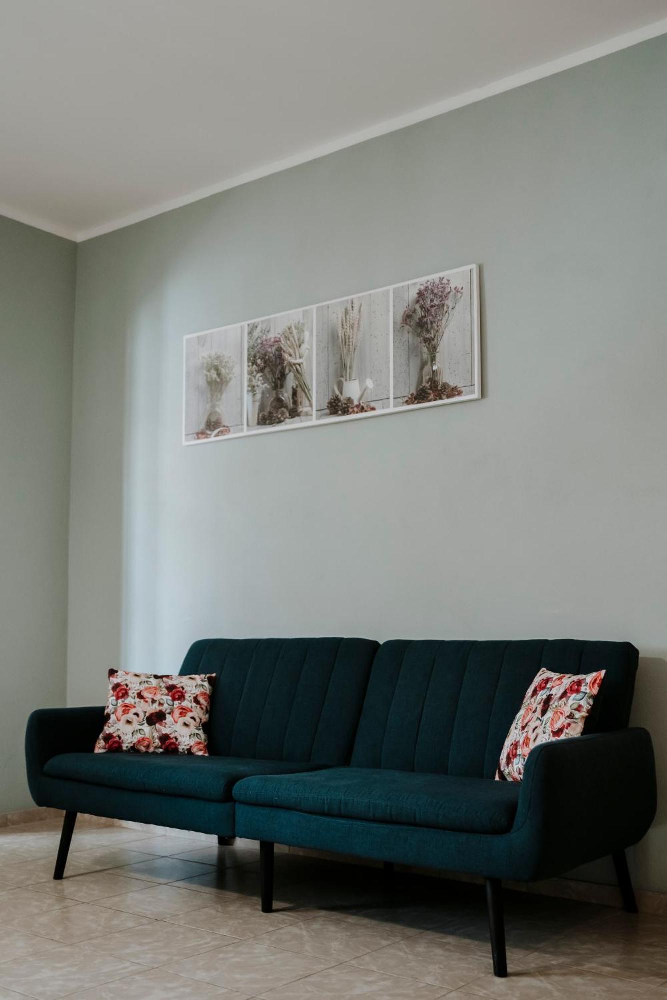 Ako Doma Hotel Poltar Bagian luar foto