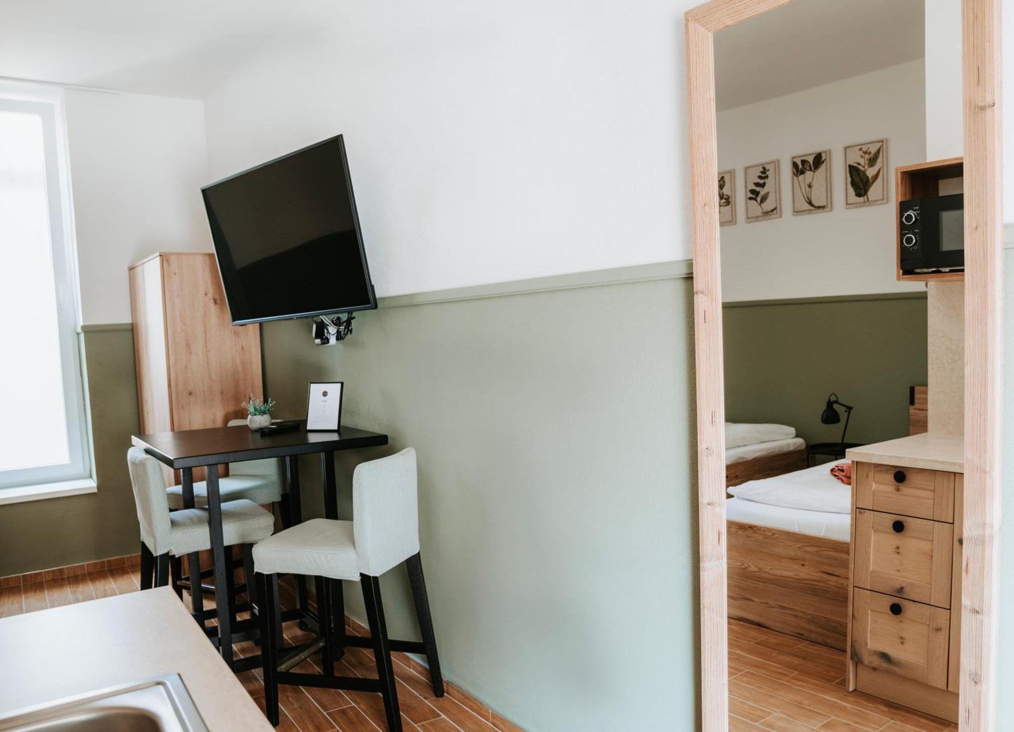Ako Doma Hotel Poltar Bagian luar foto